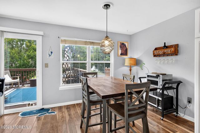20 Karwatt Court, Sayreville, NJ 08872