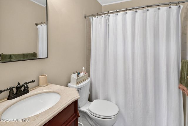 20 Karwatt Court, Sayreville, NJ 08872