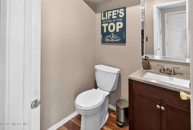 20 Karwatt Court, Sayreville, NJ 08872
