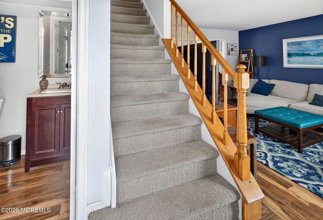 20 Karwatt Court, Sayreville, NJ 08872