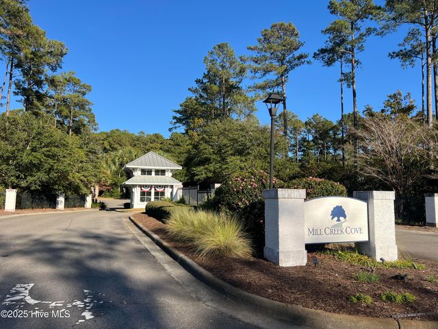 2537 Mendal Court SE, Bolivia, NC 28422