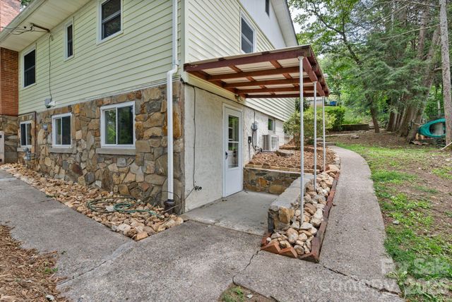 11 Von Ruck Court, Asheville, NC 28801