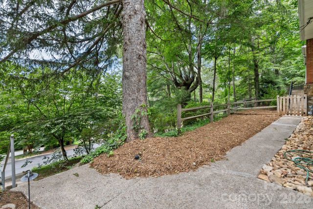 11 Von Ruck Court, Asheville, NC 28801