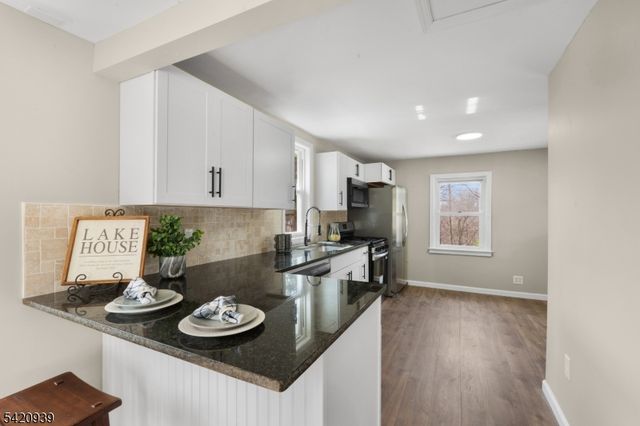 23 Harriet Way, Roxbury Twp., NJ 07850