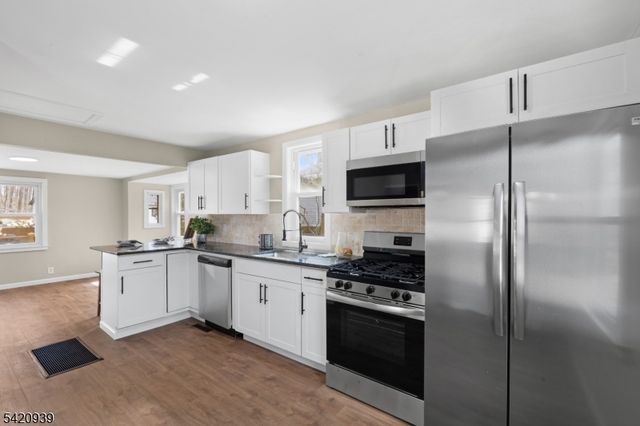 23 Harriet Way, Roxbury Twp., NJ 07850