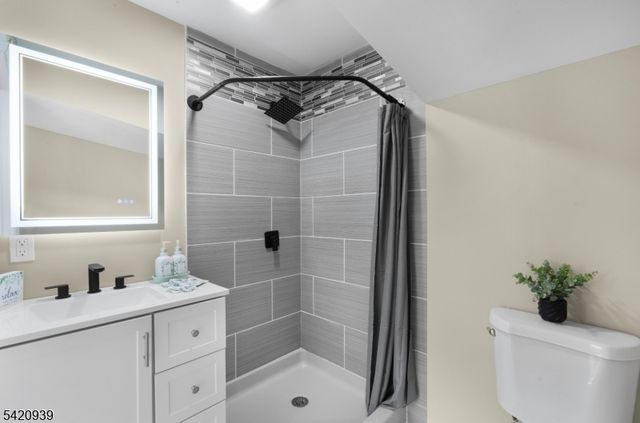 23 Harriet Way, Roxbury Twp., NJ 07850