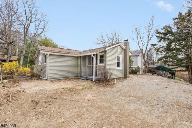 23 Harriet Way, Roxbury Twp., NJ 07850