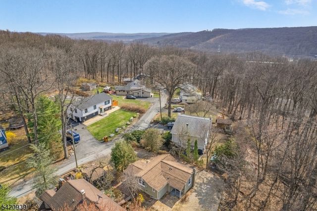 23 Harriet Way, Roxbury Twp., NJ 07850