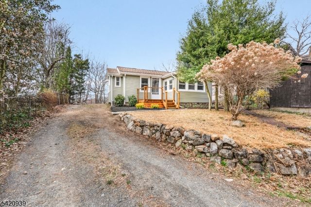 23 Harriet Way, Roxbury Twp., NJ 07850