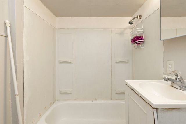 1325 6th Avenue, Des Moines, IA 50314