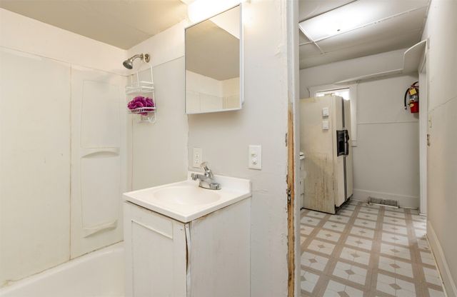 1325 6th Avenue, Des Moines, IA 50314