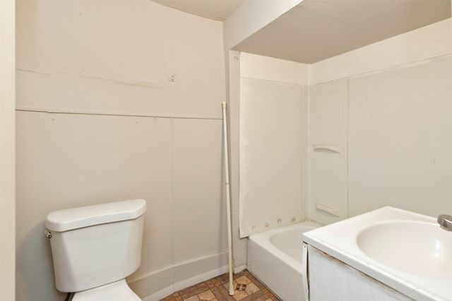 1325 6th Avenue, Des Moines, IA 50314