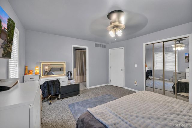 1541 Yellowbrick Road, Trenton, MI 48183