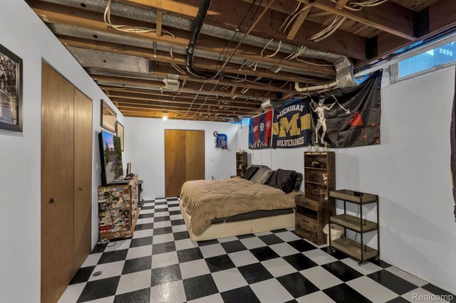 1541 Yellowbrick Road, Trenton, MI 48183