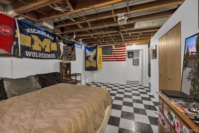 1541 Yellowbrick Road, Trenton, MI 48183