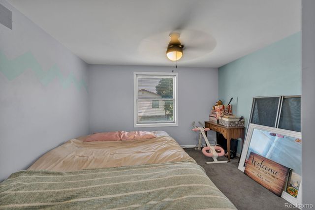 1541 Yellowbrick Road, Trenton, MI 48183