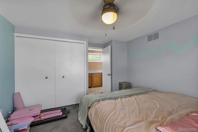 1541 Yellowbrick Road, Trenton, MI 48183