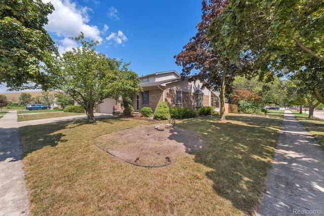 1541 Yellowbrick Road, Trenton, MI 48183