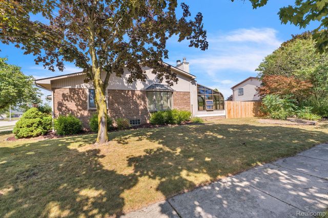 1541 Yellowbrick Road, Trenton, MI 48183