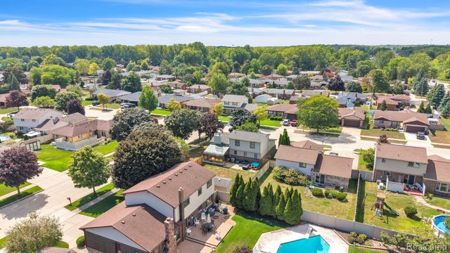 1541 Yellowbrick Road, Trenton, MI 48183