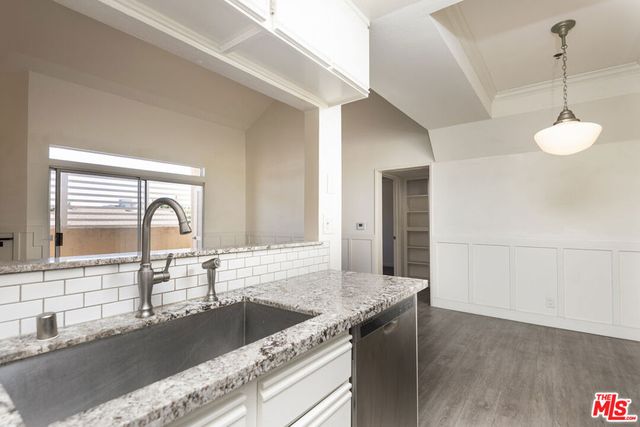 13801 Oxnard Street 206, Valley Glen, CA 91401