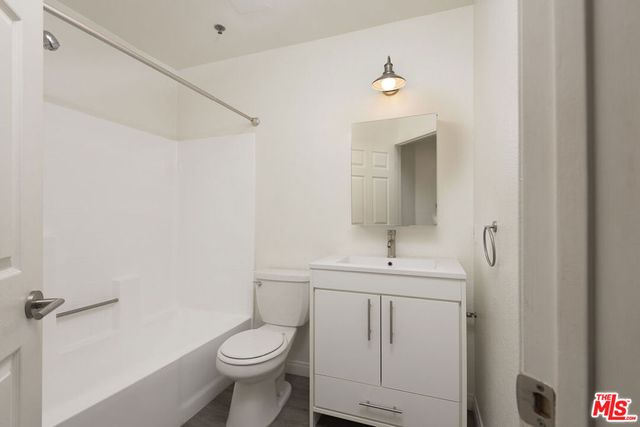 13801 Oxnard Street 206, Valley Glen, CA 91401