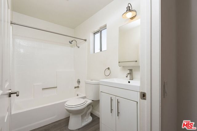 13801 Oxnard Street 206, Valley Glen, CA 91401