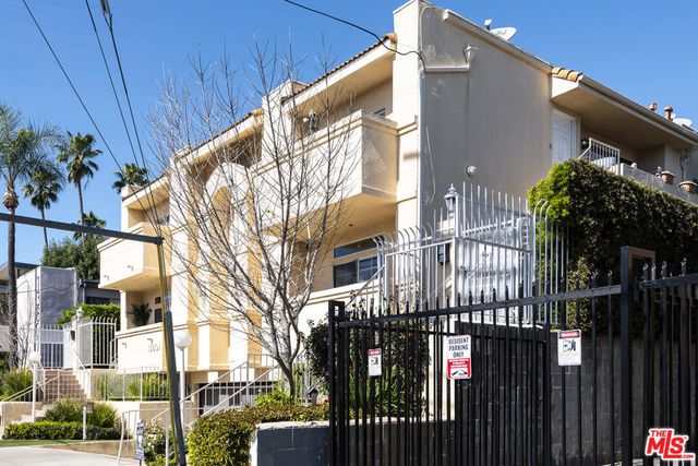 13801 Oxnard Street 206, Valley Glen, CA 91401