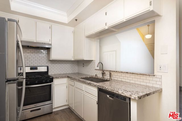 13801 Oxnard Street 206, Valley Glen, CA 91401