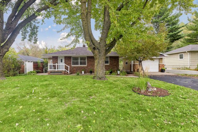 1814 Mcknight Road N, Maplewood, MN 55109
