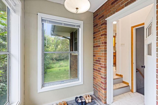 1814 Mcknight Road N, Maplewood, MN 55109