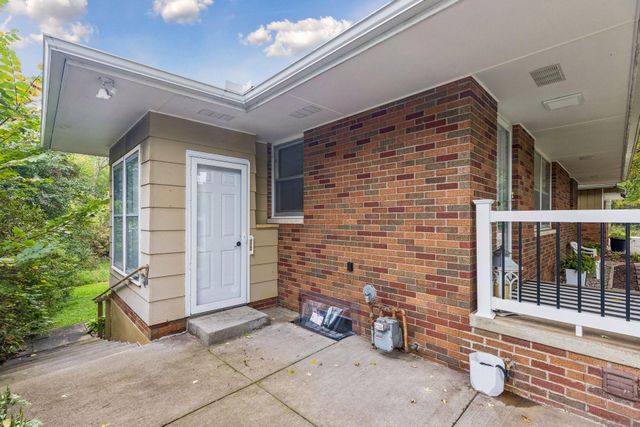 1814 Mcknight Road N, Maplewood, MN 55109