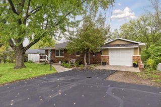 1814 Mcknight Road N, Maplewood, MN 55109