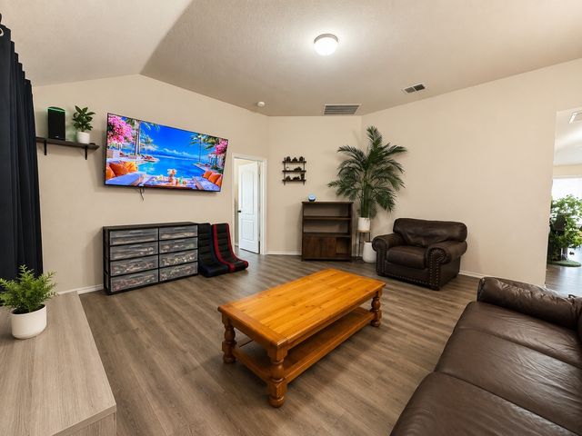 207 Southpeak Lane, Ponder, TX 76259
