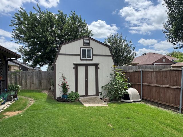 207 Southpeak Lane, Ponder, TX 76259