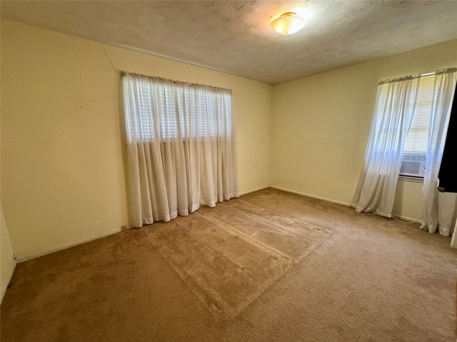 1800 Highland Drive, Carrollton, TX 75006