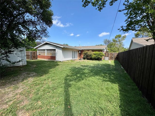 1800 Highland Drive, Carrollton, TX 75006