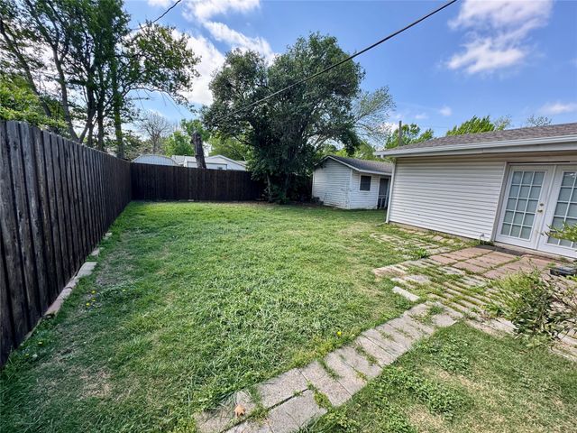 1800 Highland Drive, Carrollton, TX 75006