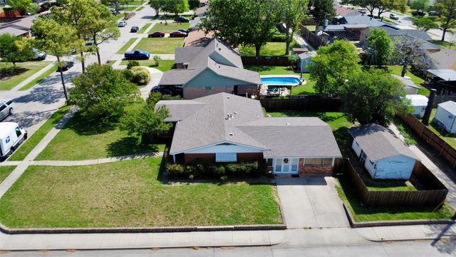 1800 Highland Drive, Carrollton, TX 75006