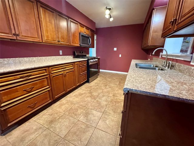 1800 Highland Drive, Carrollton, TX 75006