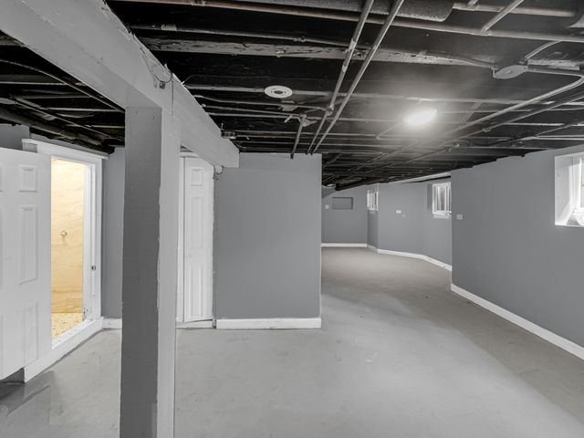 72 E 136th Street, Riverdale, IL 60827