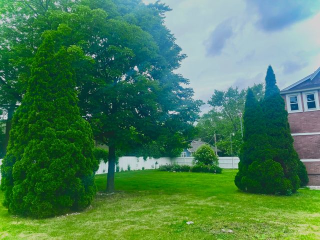 72 E 136th Street, Riverdale, IL 60827