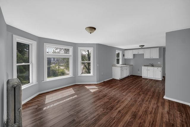 72 E 136th Street, Riverdale, IL 60827