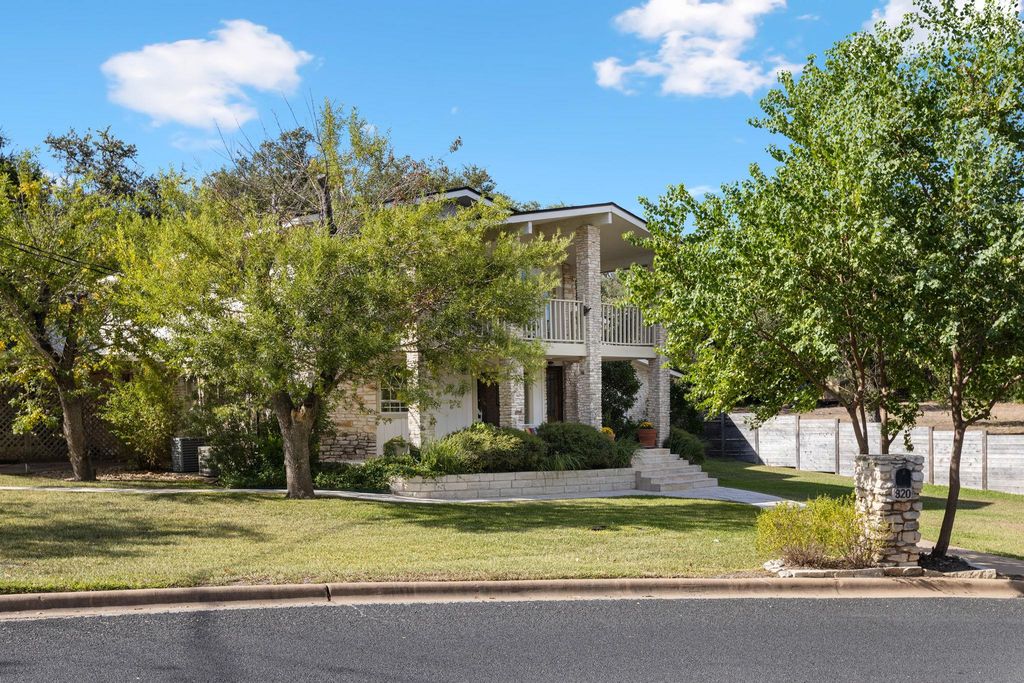 820 Castle Ridge RD, Austin, TX 78746