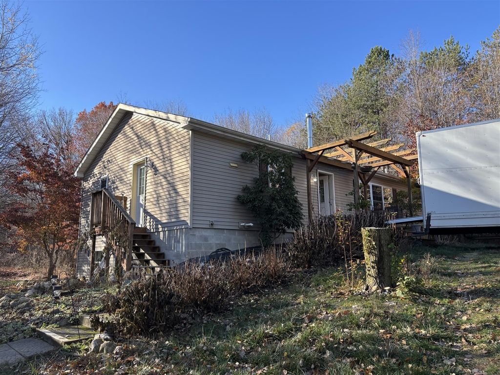 5372 122nd Avenue, Fennville, MI 49408