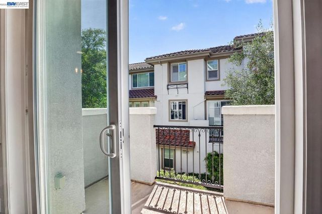 140 Selby Ln 8, Livermore, CA 94551