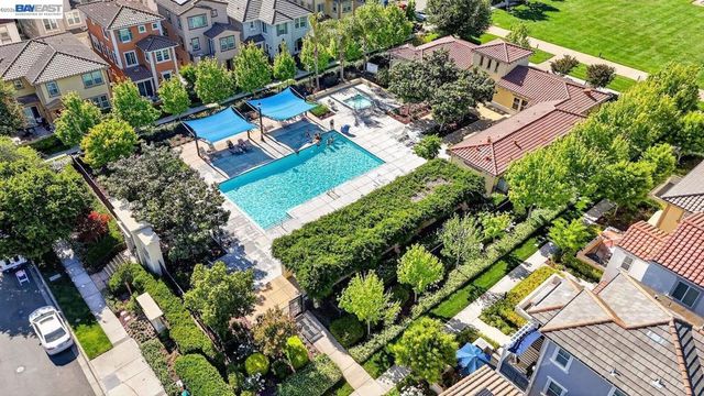 140 Selby Ln 8, Livermore, CA 94551