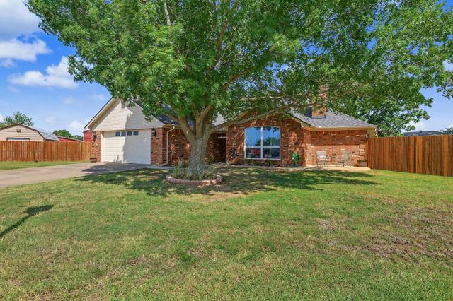 202 Daniel Court, Collinsville, TX 76233