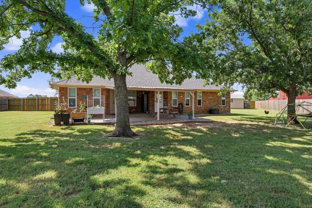 202 Daniel Court, Collinsville, TX 76233
