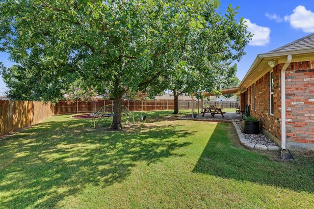 202 Daniel Court, Collinsville, TX 76233
